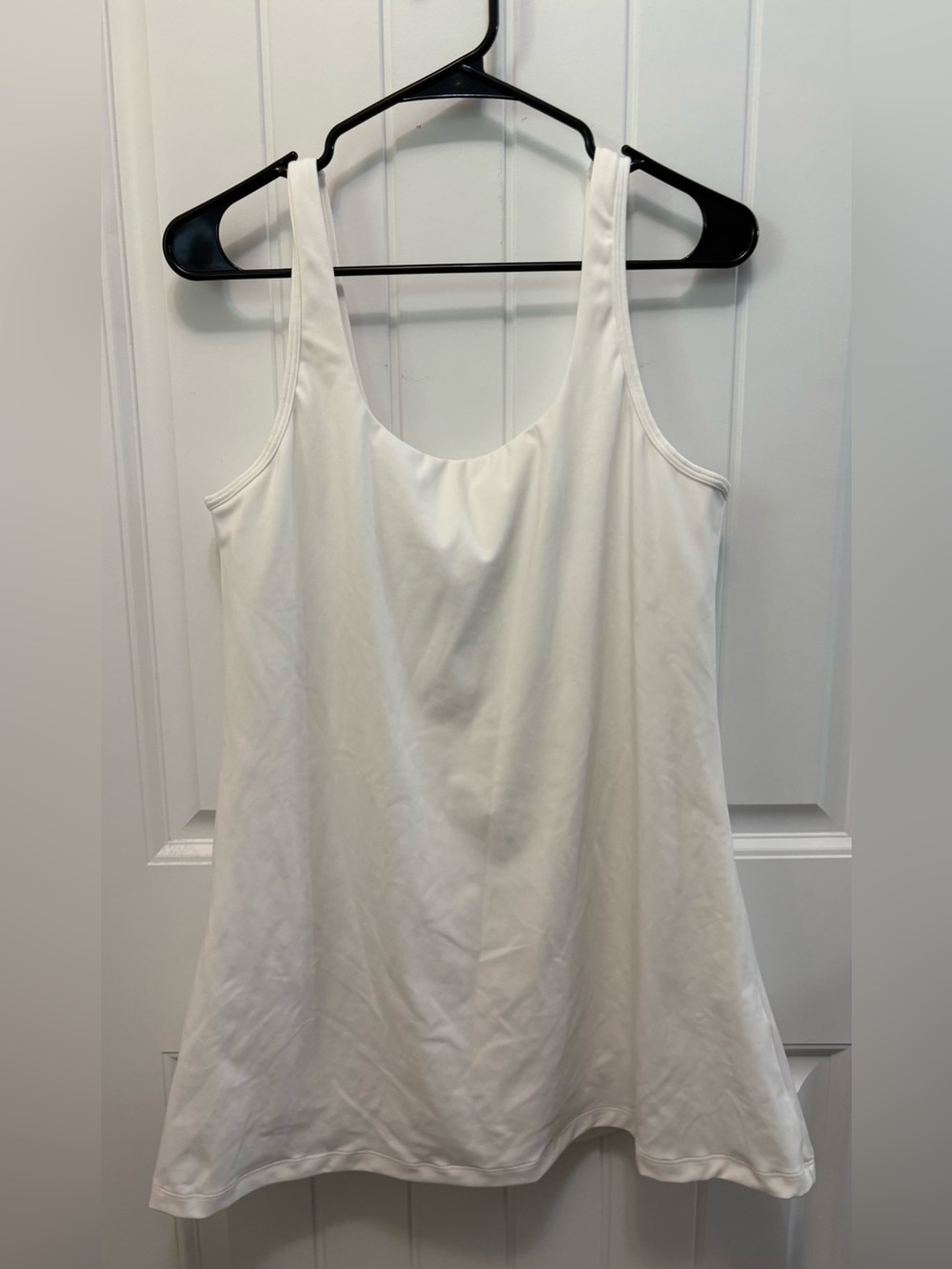 Under Armour White Motion Athletic Dress. Hidden pocket. Size XL.